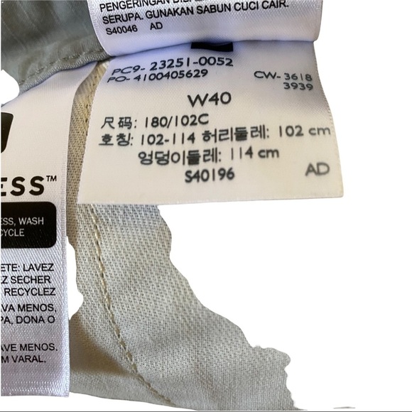 Levis Cargo Mens Grey 6-Pocketed Shorts Size 40 8”Inseam Bermuda Length EUC - Picture 6 of 8